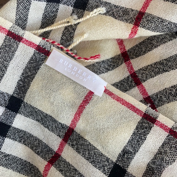 Burberry 100 % pashmina shawl scarf Made in London - Picture 4 of 6